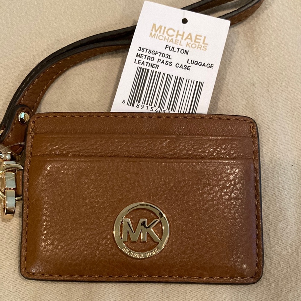 NWT Michael Kors Pebbled Leather Tan Metro Pass Case ID holder